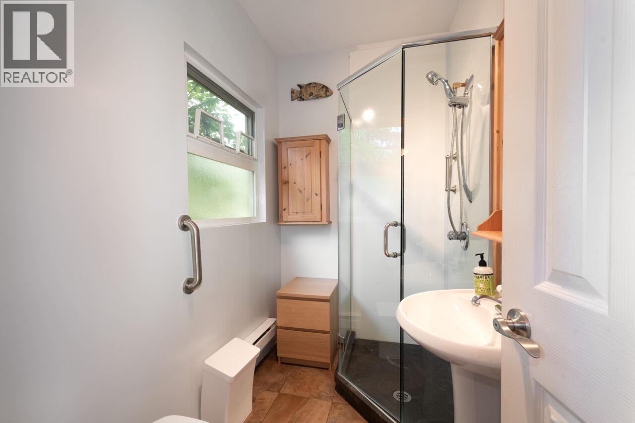 847 Captain's Way Property Photo 10