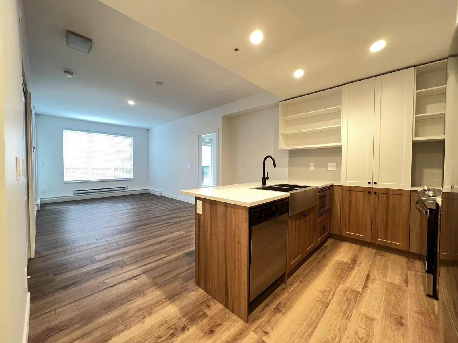 B206 20487 65 AVENUE Property Photo 1