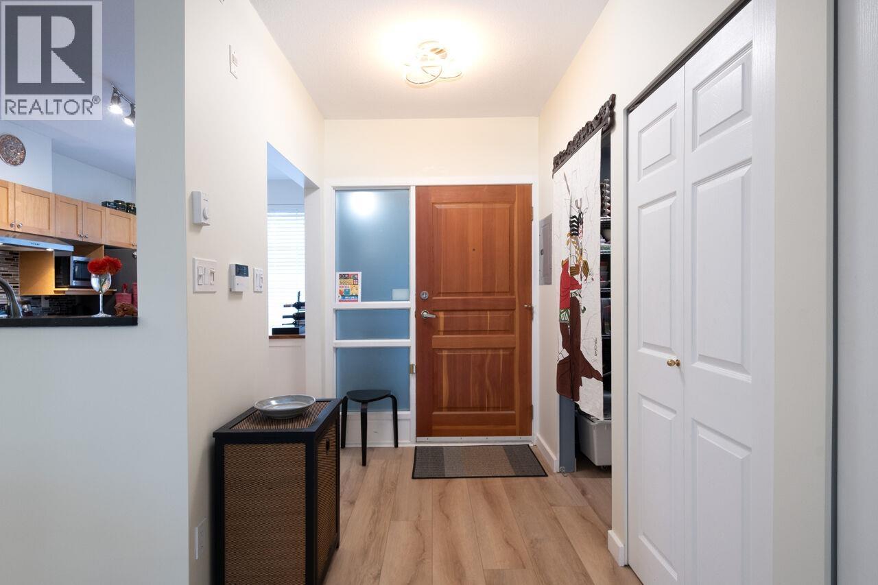 402 2080 E Kent Avenue South Property Photo 5