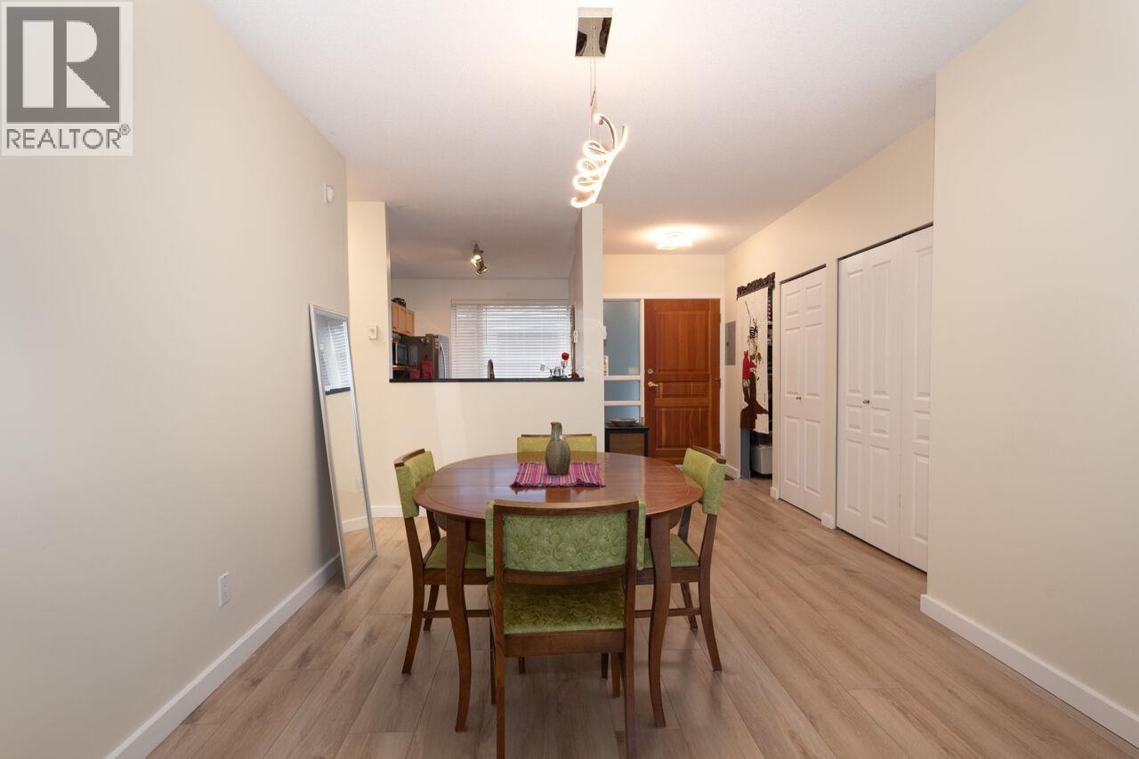 402 2080 E Kent Avenue South Property Photo 8