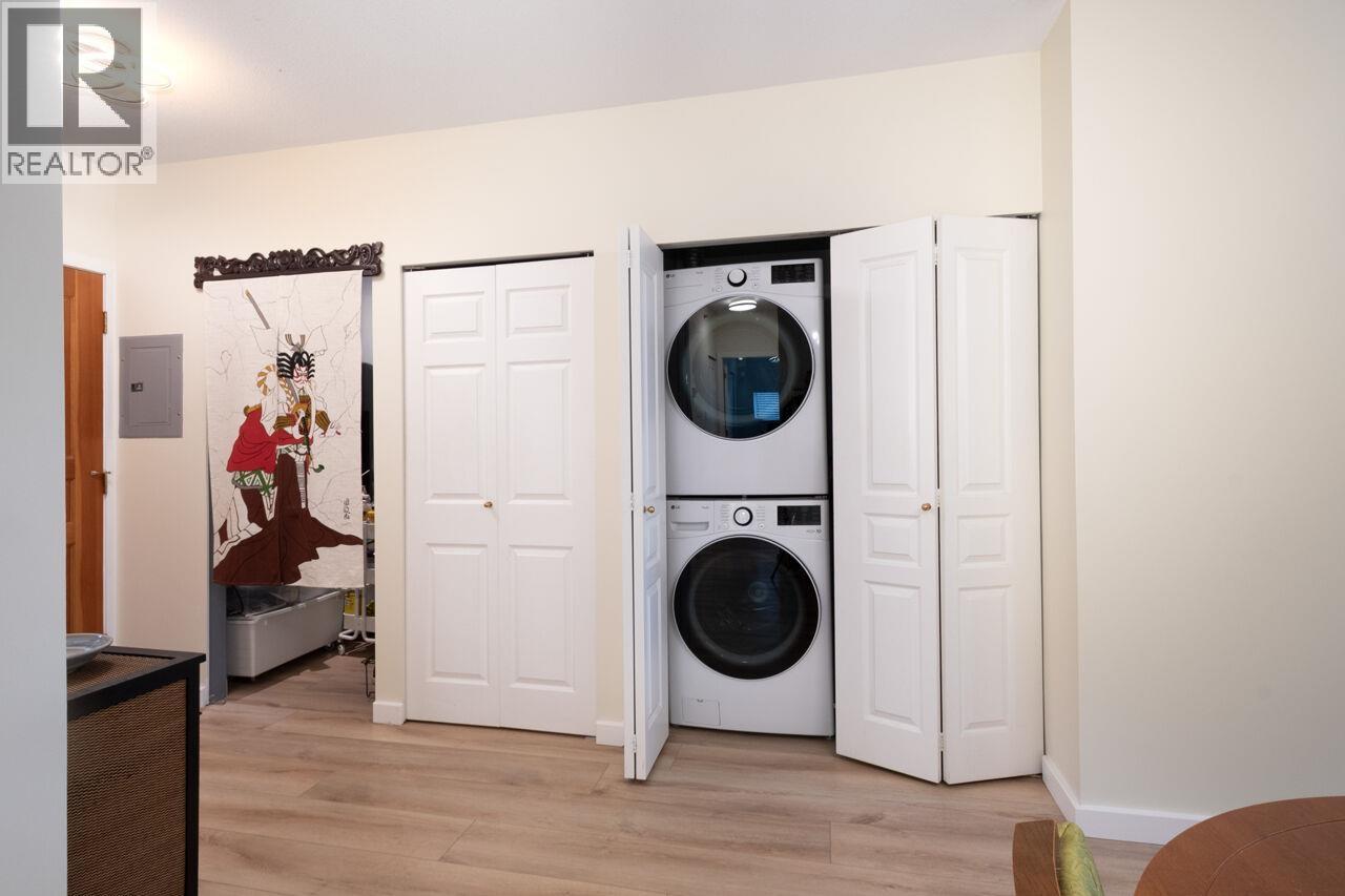 402 2080 E Kent Avenue South Property Photo 23