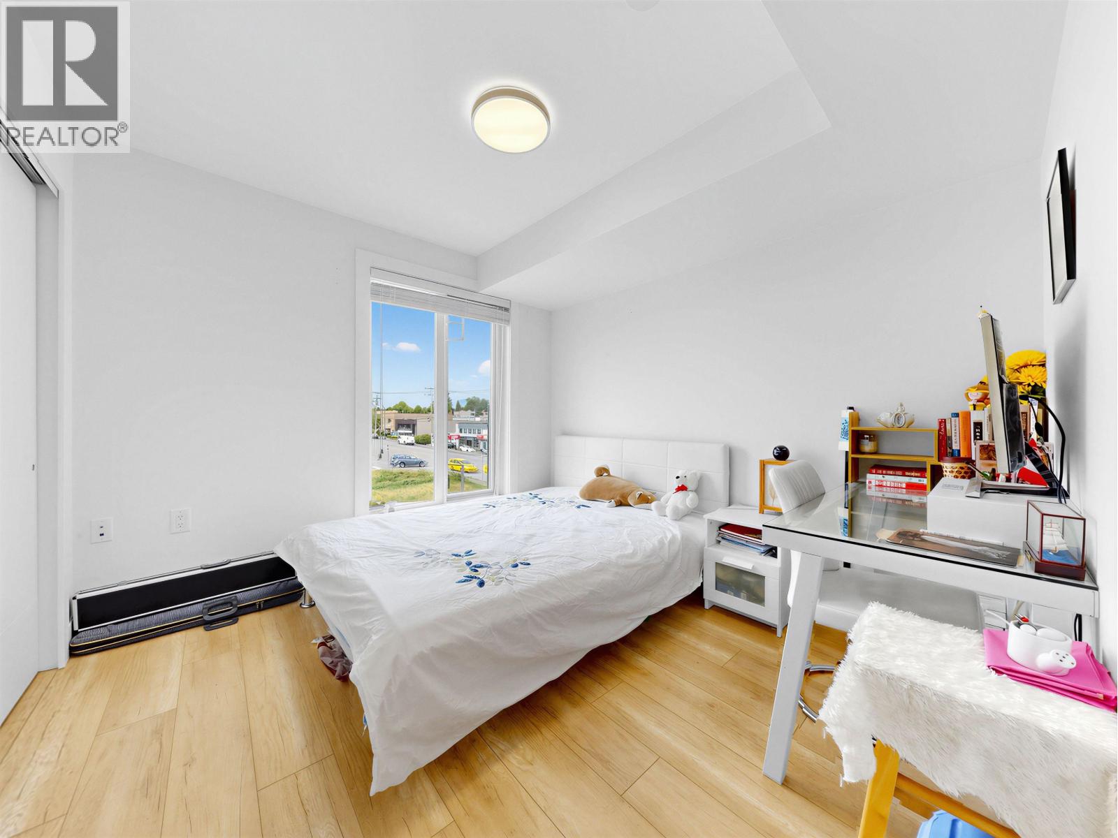 15 6288 Beresford Street Property Photo 7