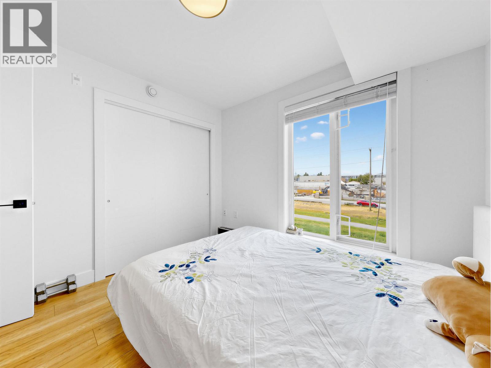 15 6288 Beresford Street Property Photo 10