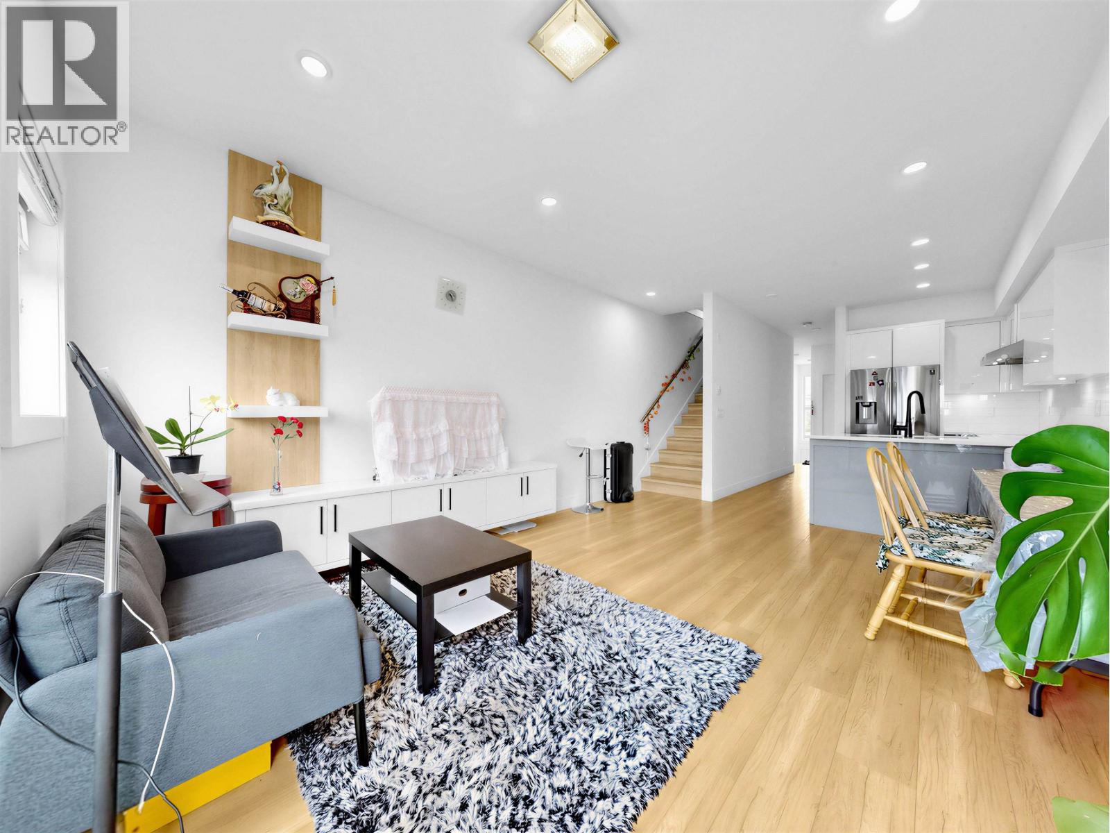15 6288 Beresford Street Property Photo 15
