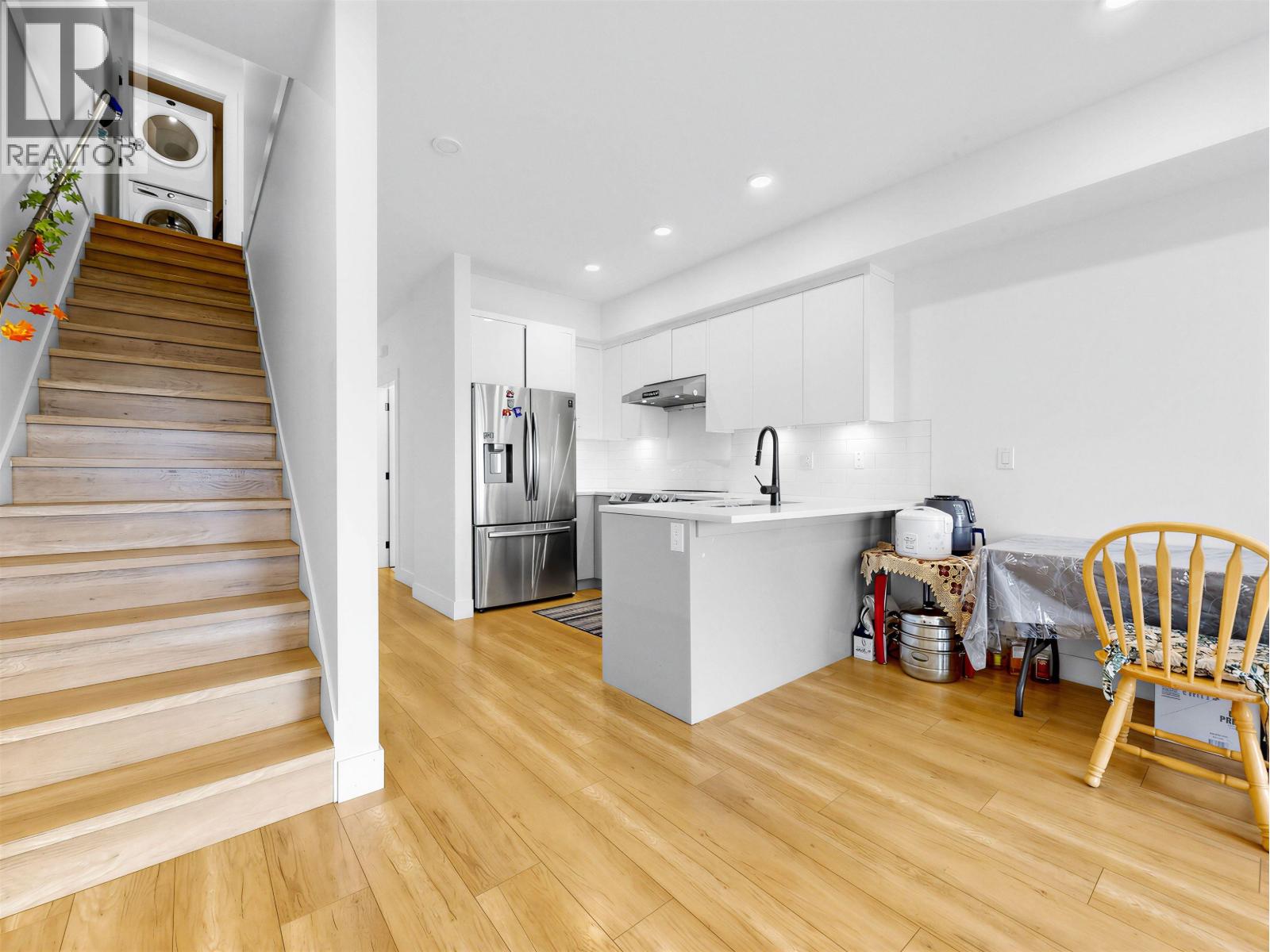 15 6288 Beresford Street Property Photo 17