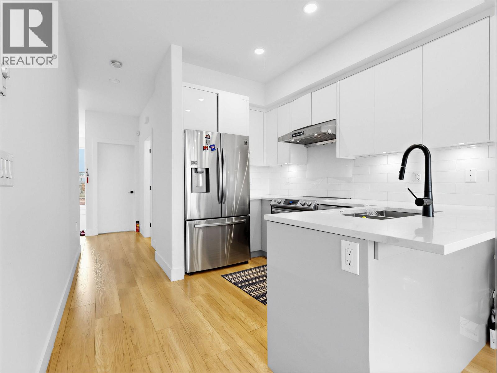 15 6288 Beresford Street Property Photo 19
