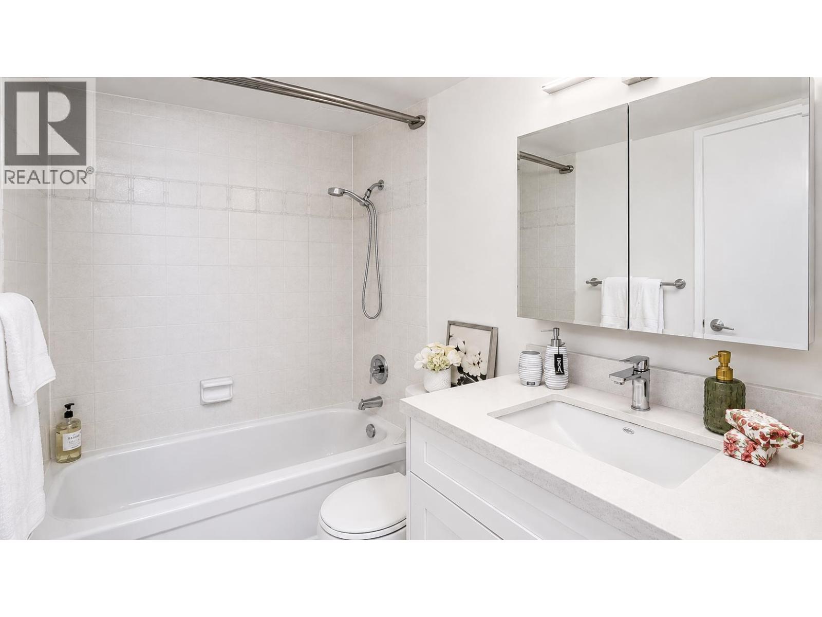 206 7295 Moffatt Road Property Photo 22