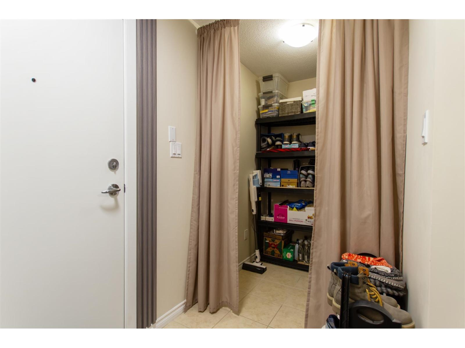 107 14877 100 Avenue Property Photo 12