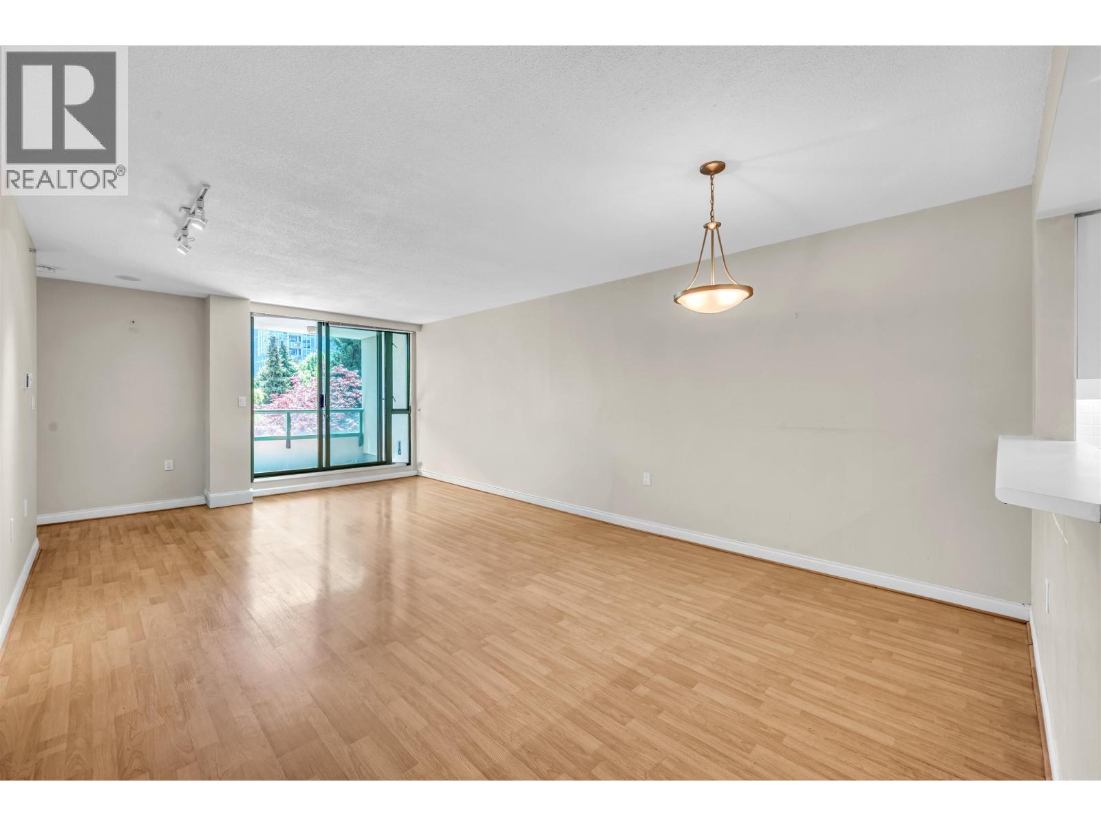 701 7380 Elmbridge Way Property Photo 1