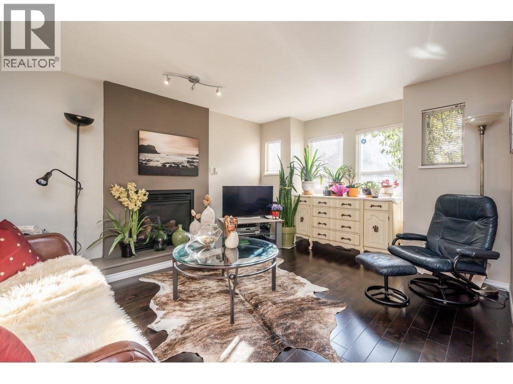 1528 Bond Street Property Photo 1