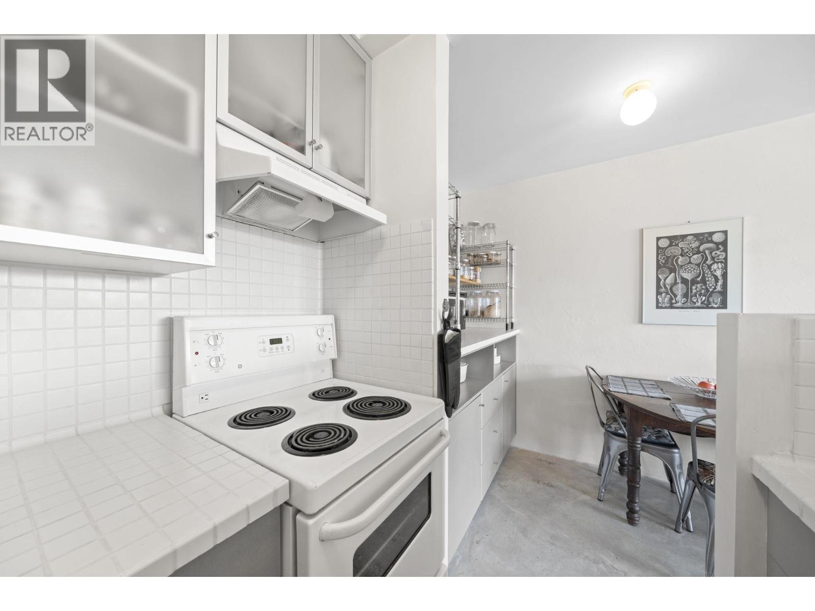 1401 1850 Comox Street Property Photo 8