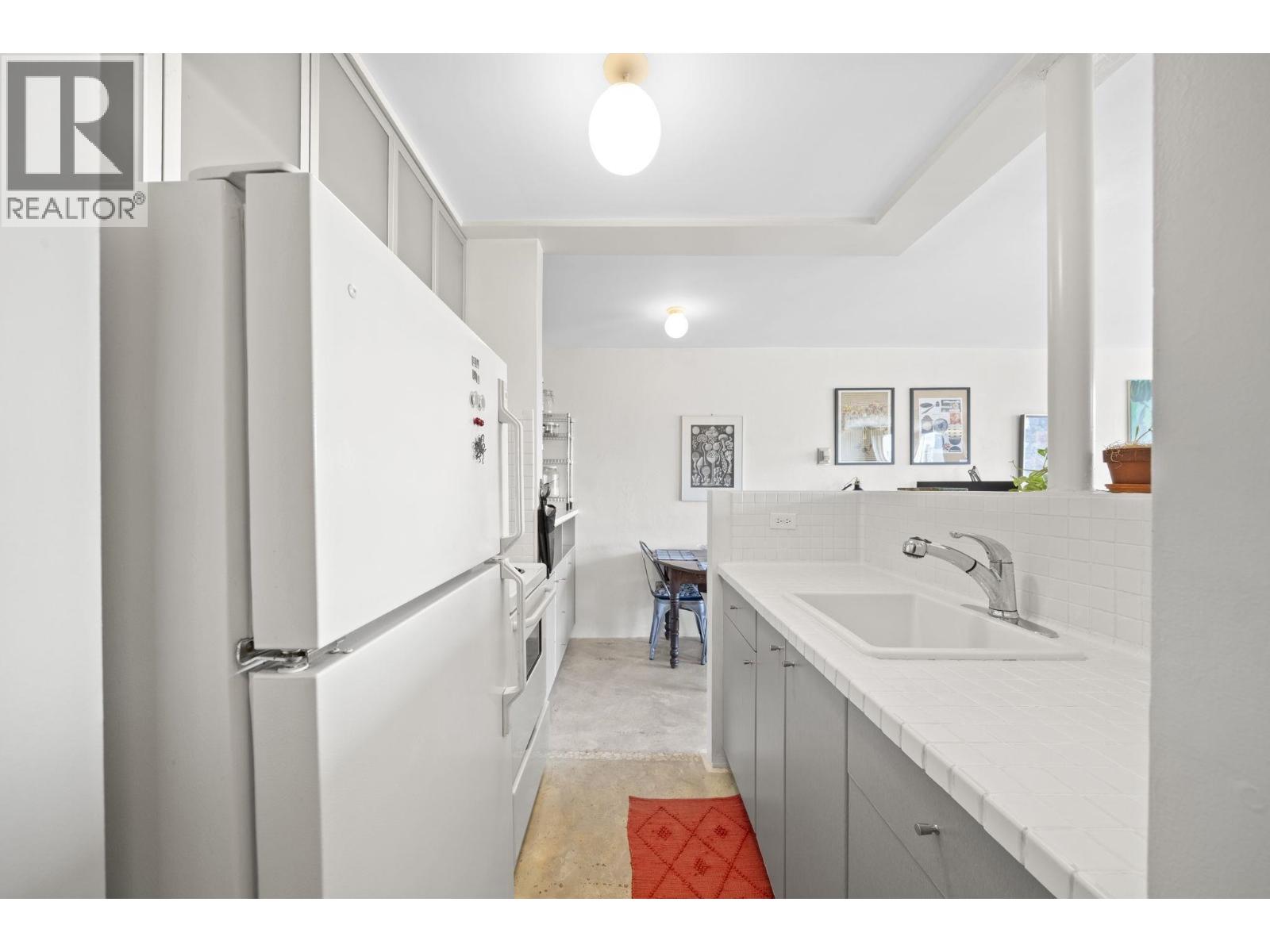 1401 1850 Comox Street Property Photo 9