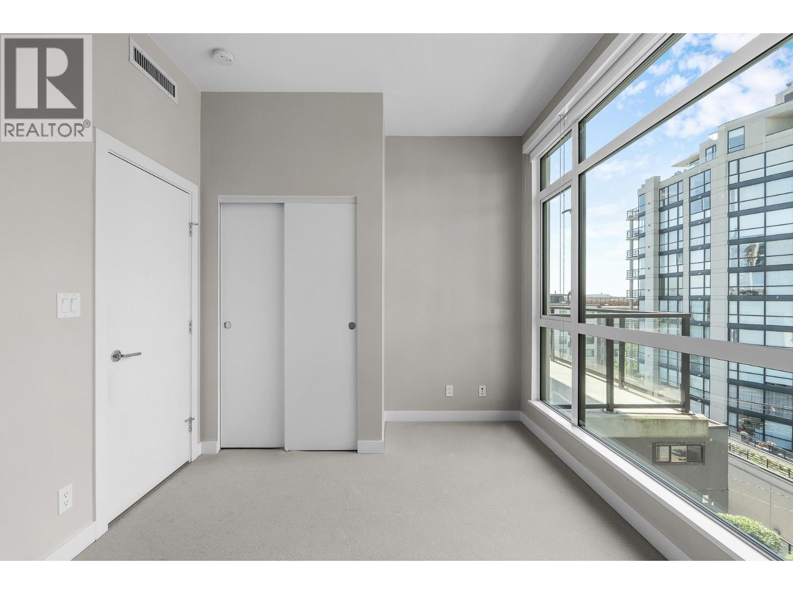 411 105 W 2nd Street Property Photo 20
