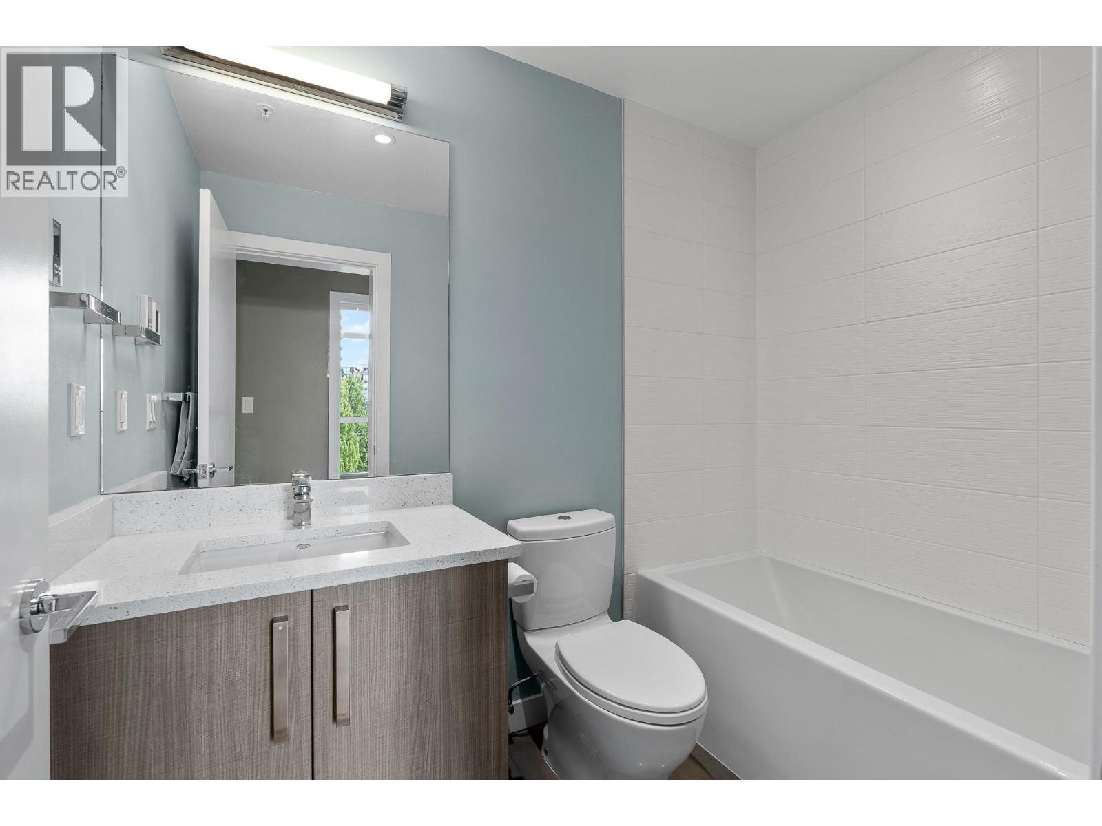411 105 W 2nd Street Property Photo 21
