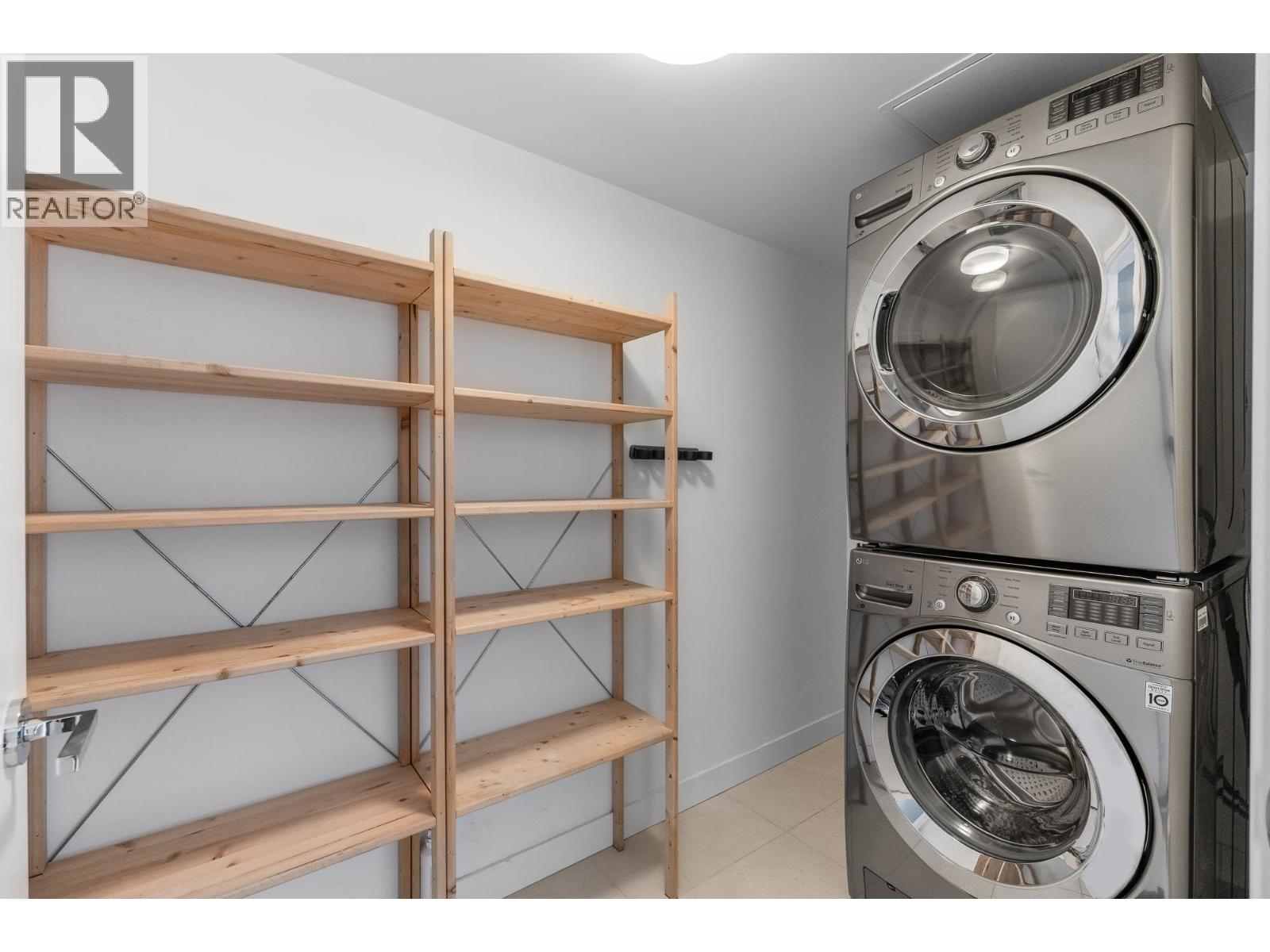 411 105 W 2nd Street Property Photo 23