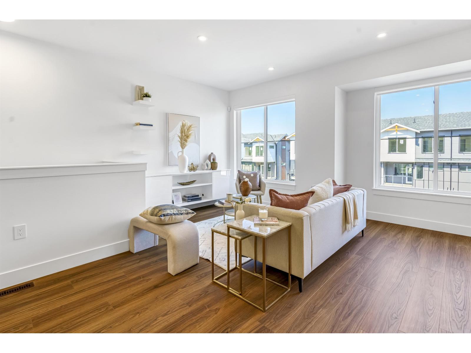 23 6035 141 Street Property Photo 10