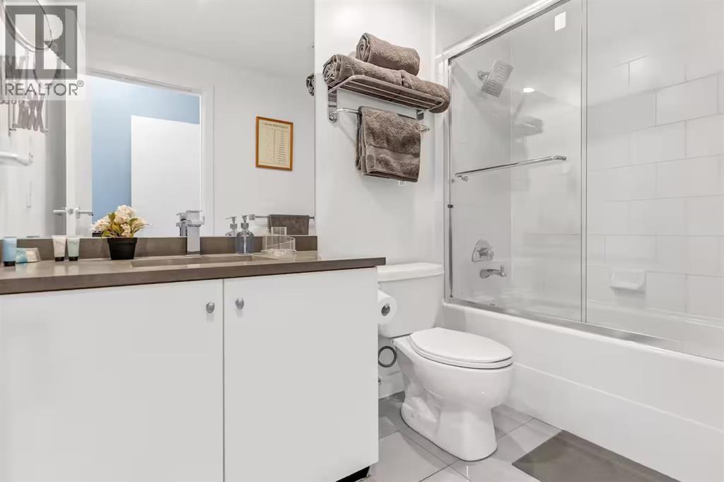 302 1238 Burrard Street Property Photo 24
