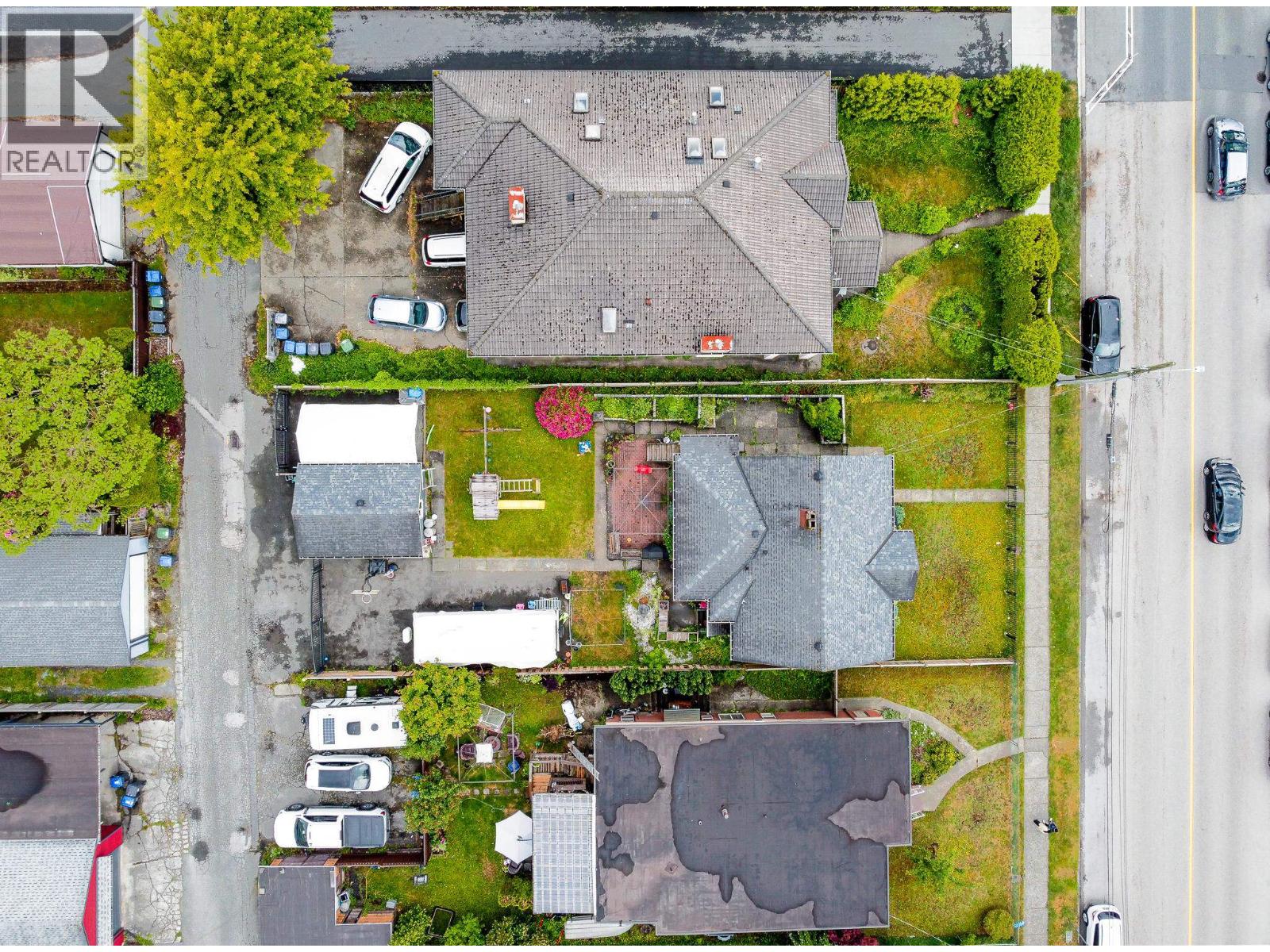 907 Sixth Street Property Photo 4