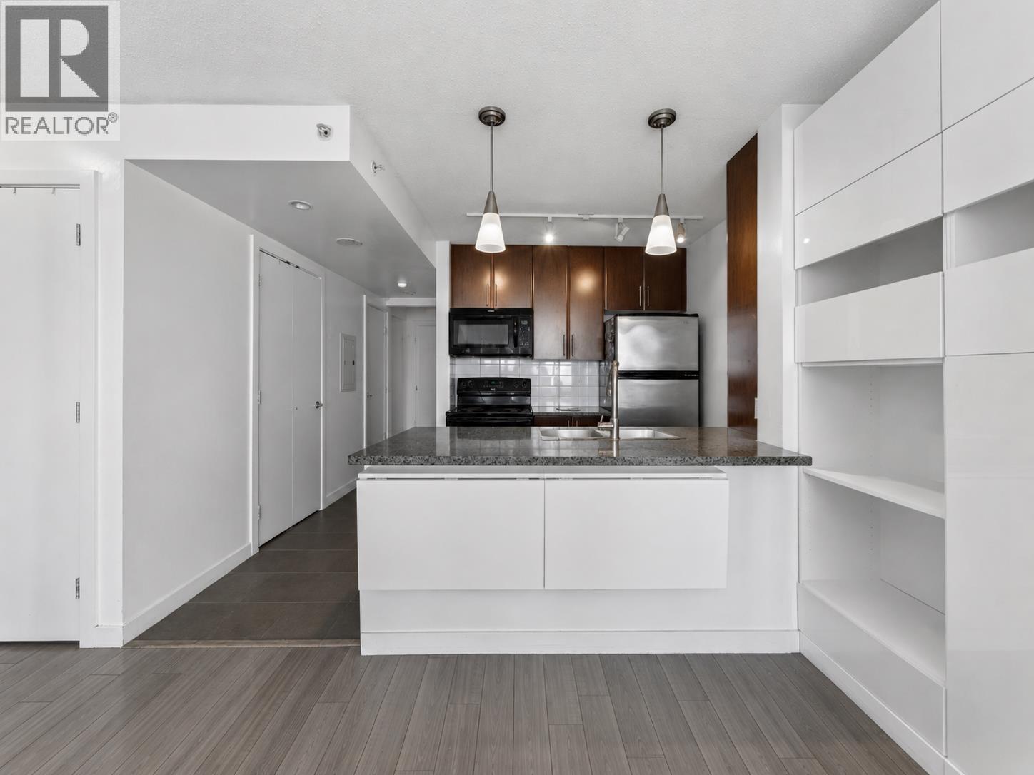 2309 688 Abbott Street Property Photo 6