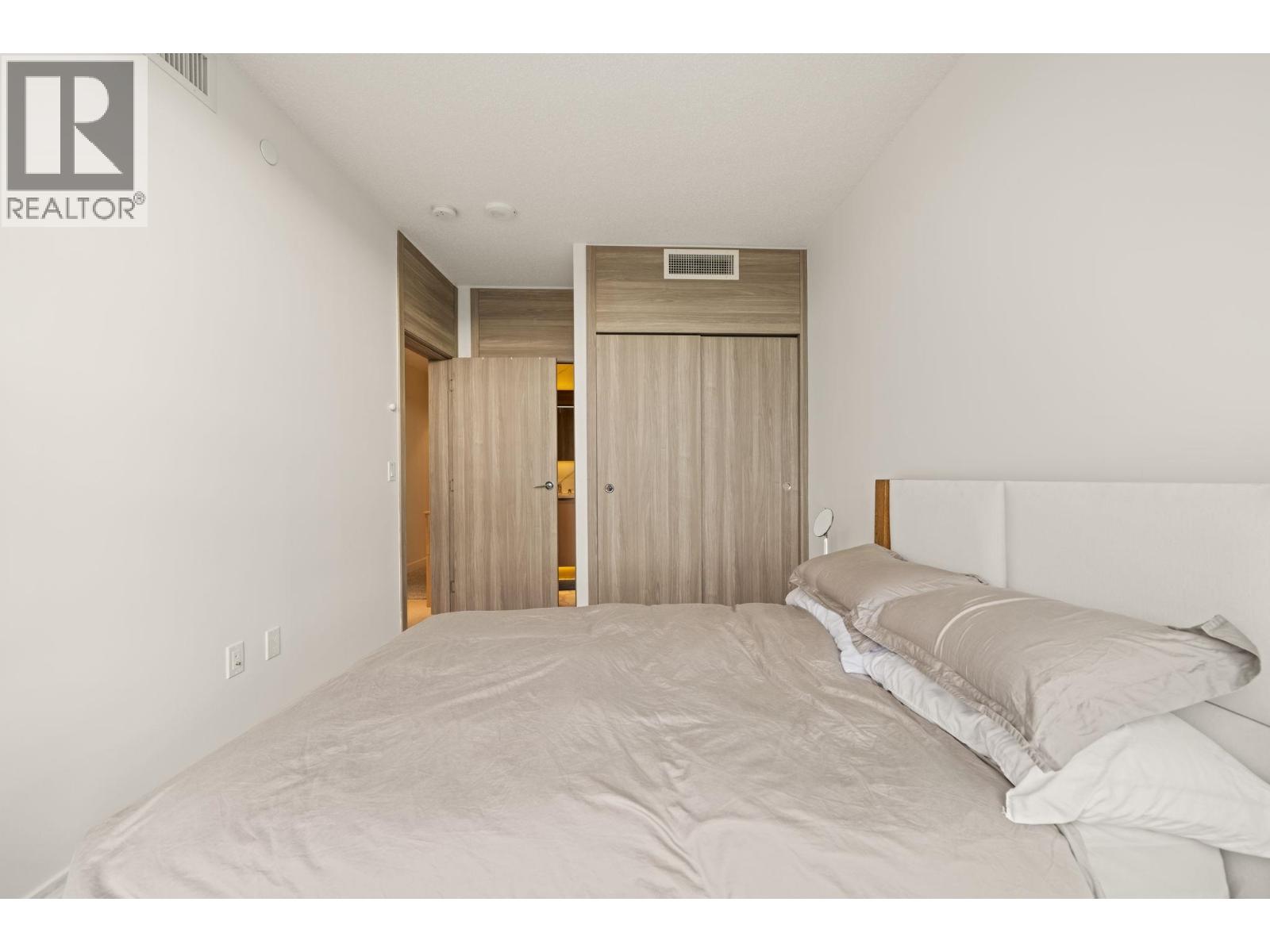 1483 8671 Hazelbridge Way Property Photo 25