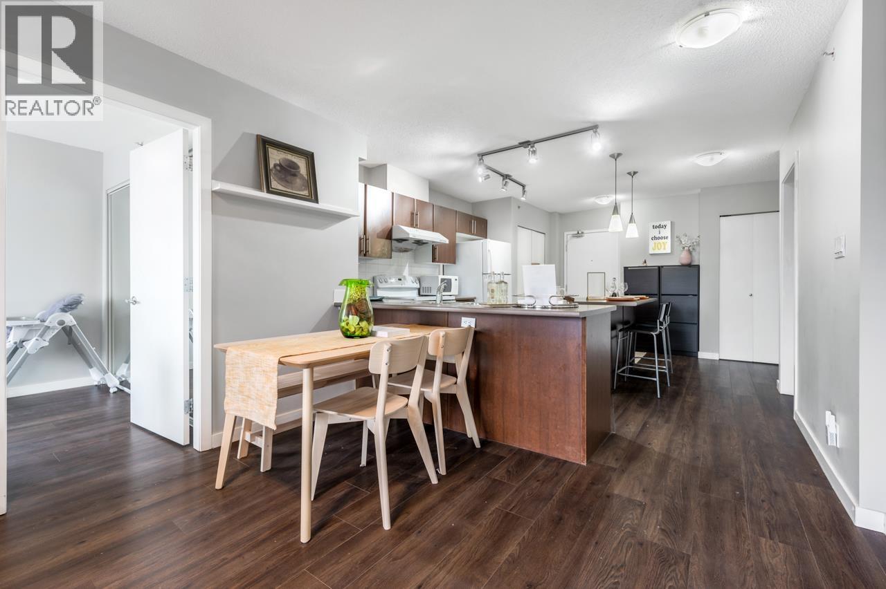 1501 1178 Heffley Crescent Property Photo 3