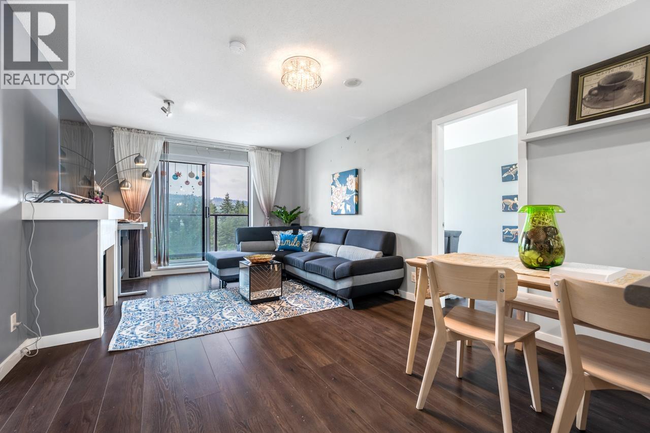 1501 1178 Heffley Crescent Property Photo 4