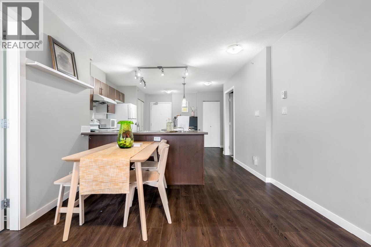 1501 1178 Heffley Crescent Property Photo 7