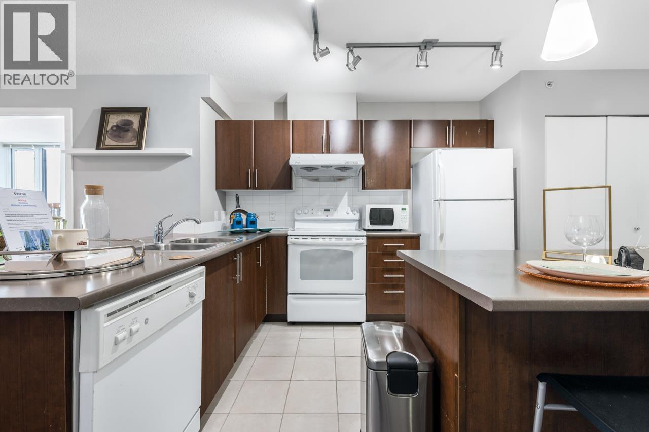 1501 1178 Heffley Crescent Property Photo 9