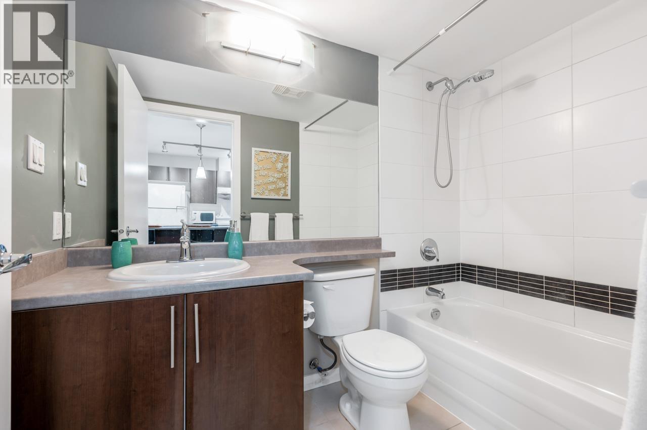 1501 1178 Heffley Crescent Property Photo 17