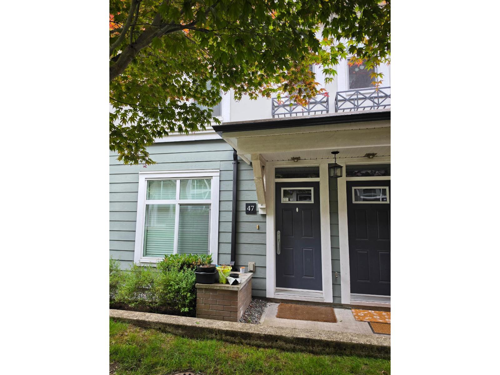 47 15833 26 Avenue Property Photo 2