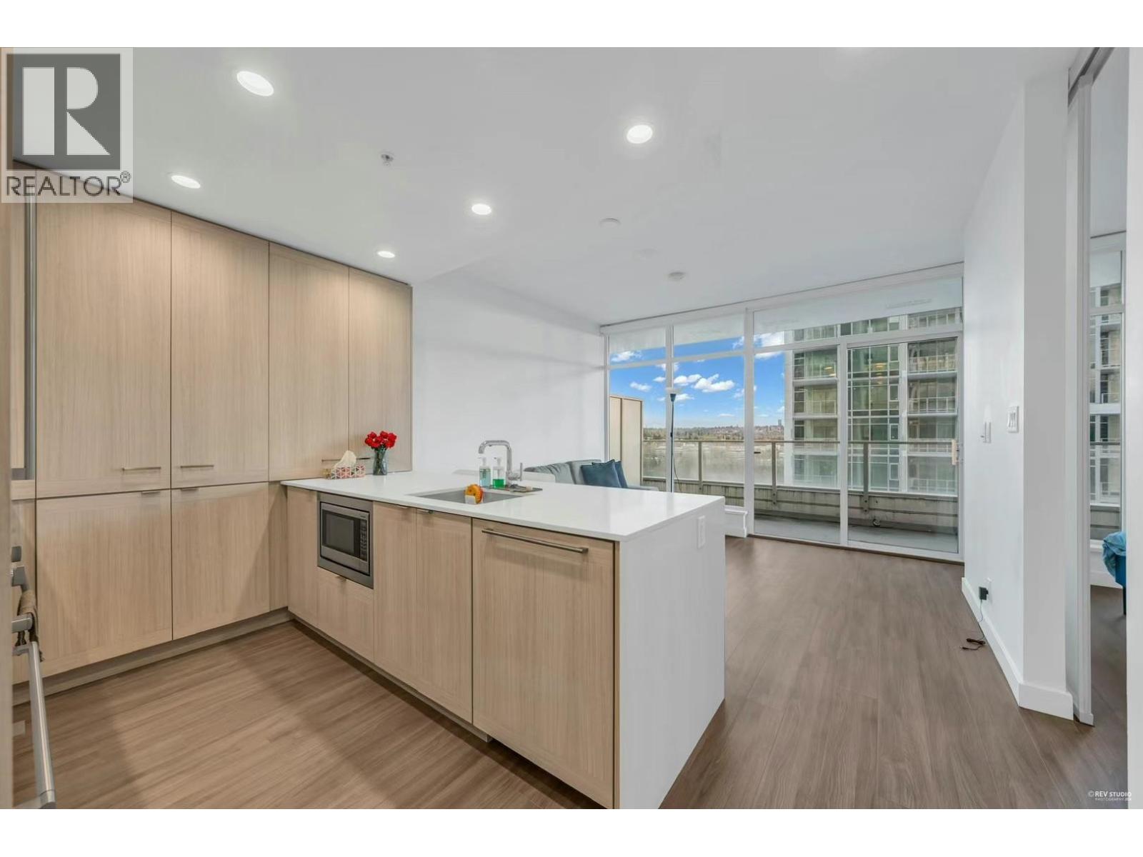 1902 2311 Beta Avenue Property Photo 2