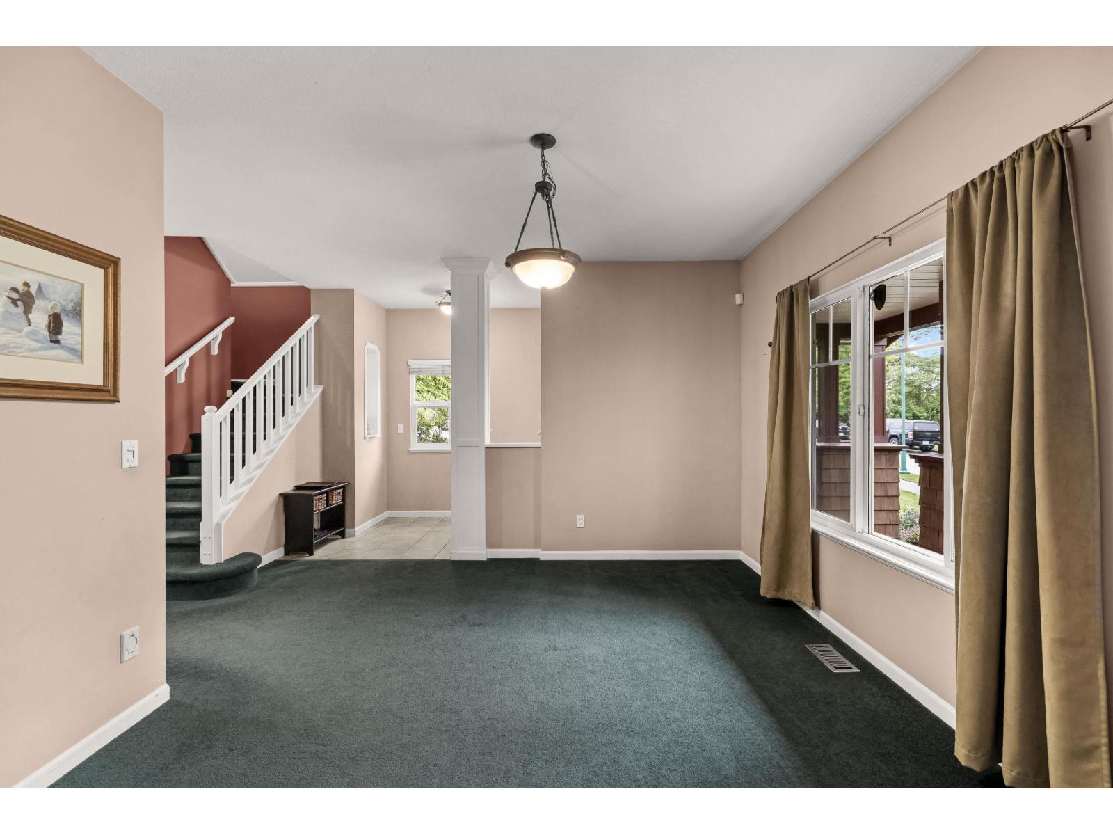 36252 Atwood Crescent Property Photo 7