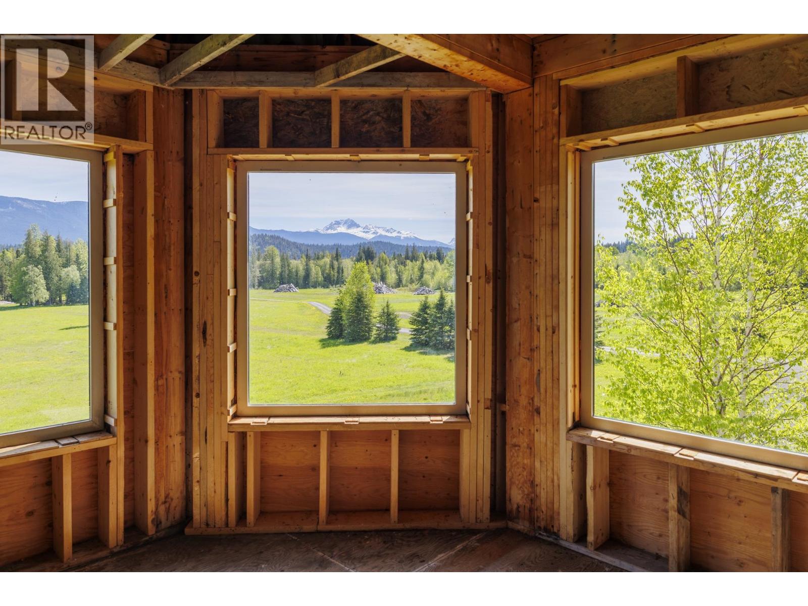 8985 Crescent Spur Road Property Photo 6