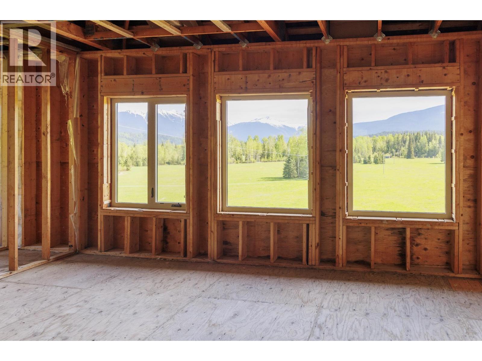 8985 Crescent Spur Road Property Photo 9