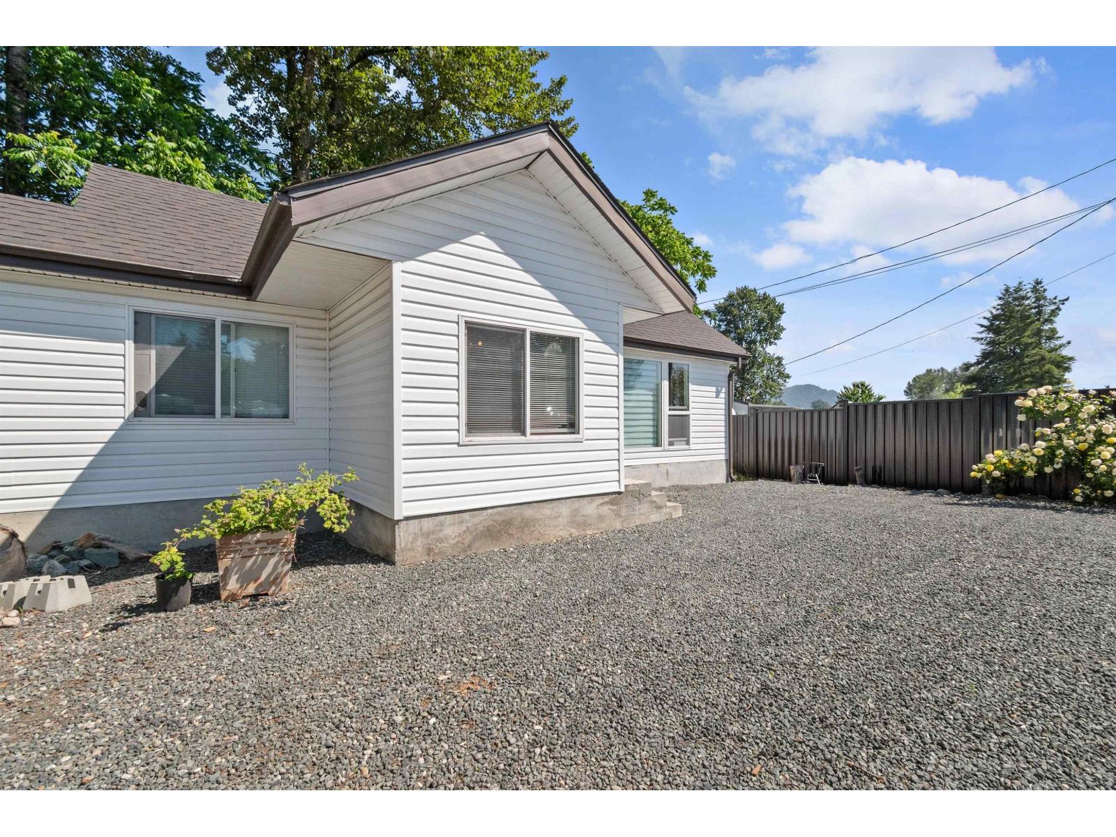 41023 Yale Road Property Photo 3