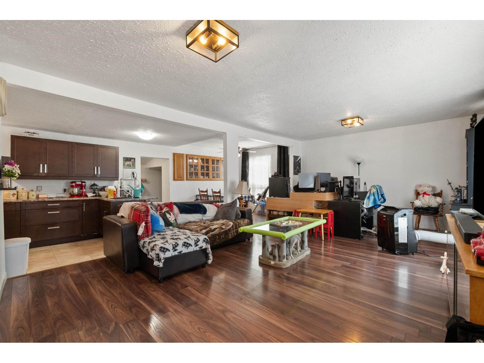 41023 Yale Road Property Photo 4