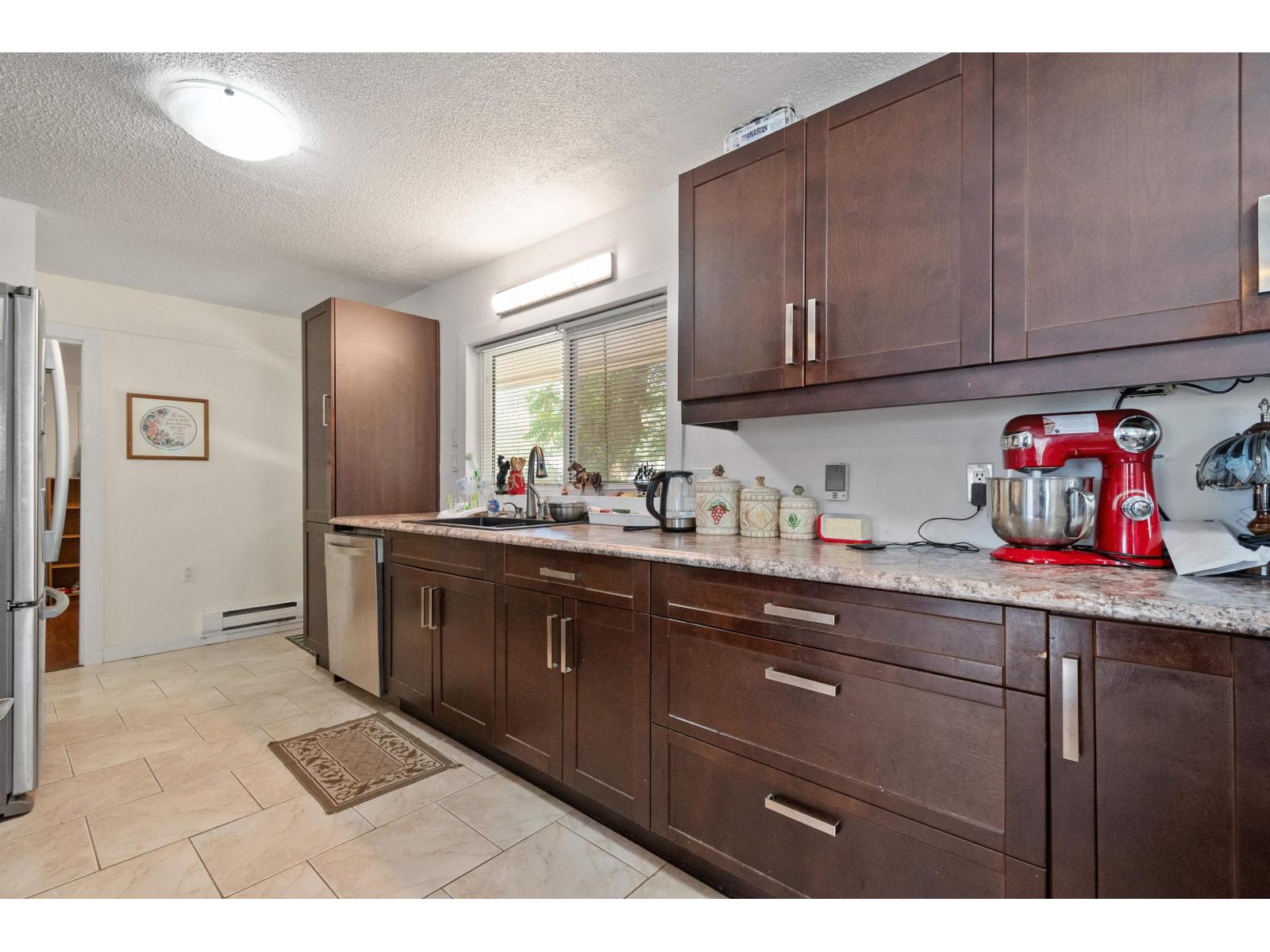 41023 Yale Road Property Photo 8