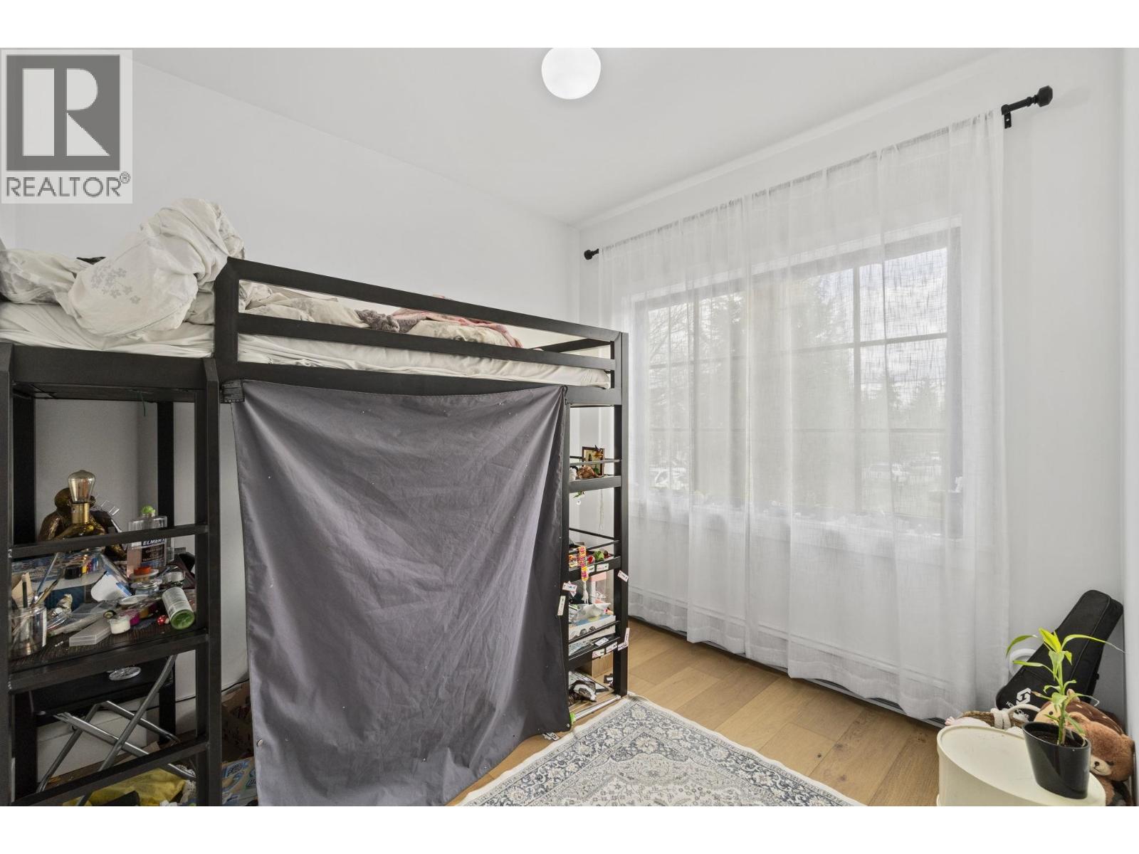 2072 Kitchener Street Property Photo 13