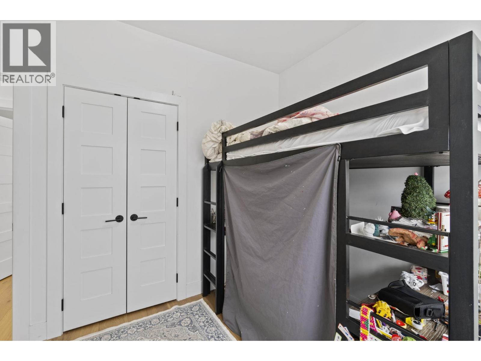2072 Kitchener Street Property Photo 14