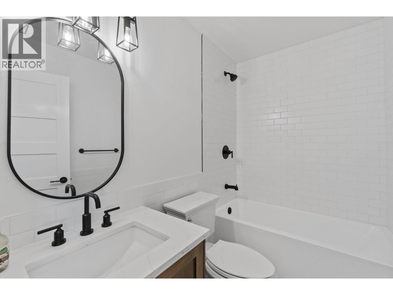2072 Kitchener Street Property Photo 28