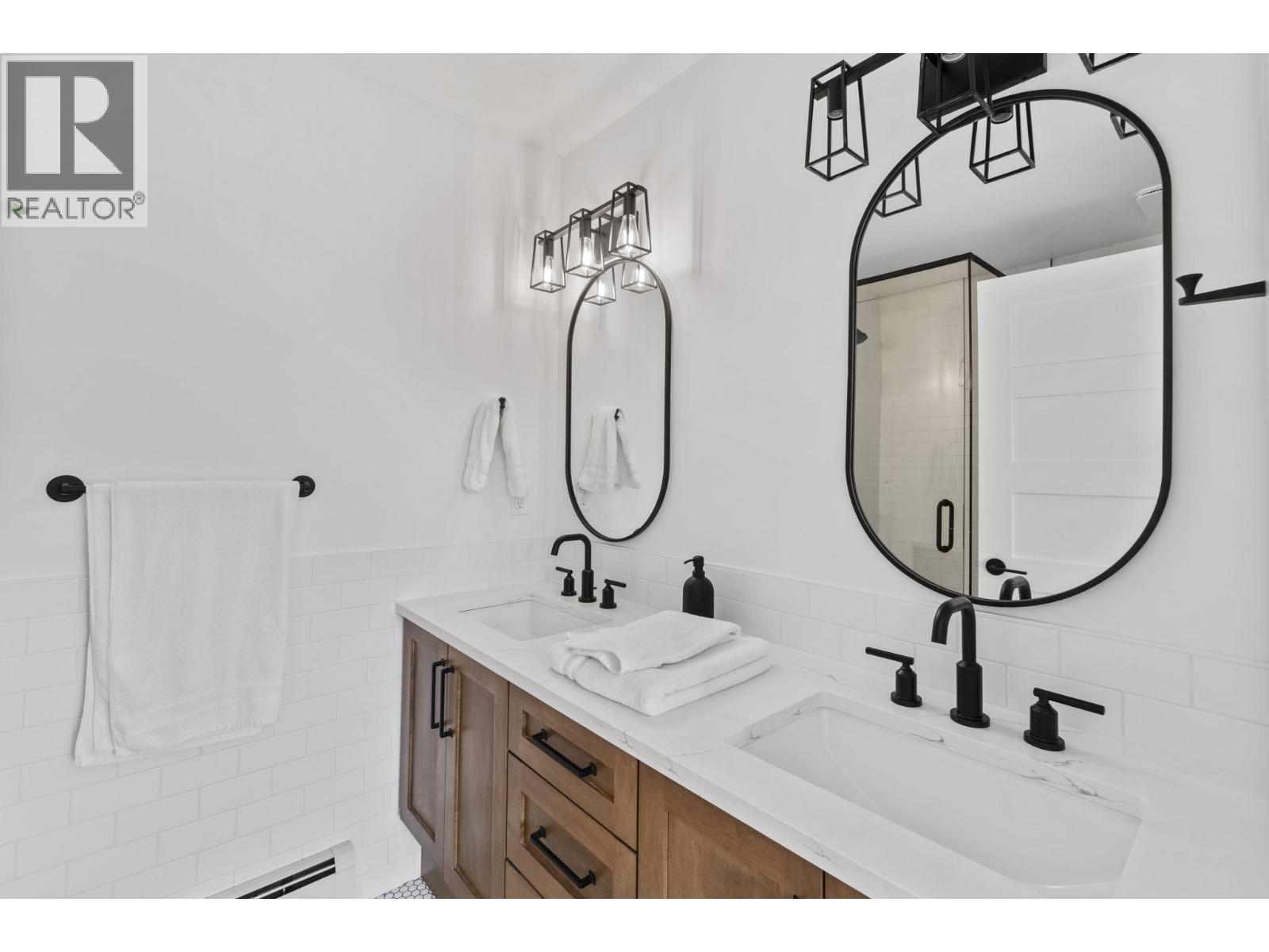 2072 Kitchener Street Property Photo 29
