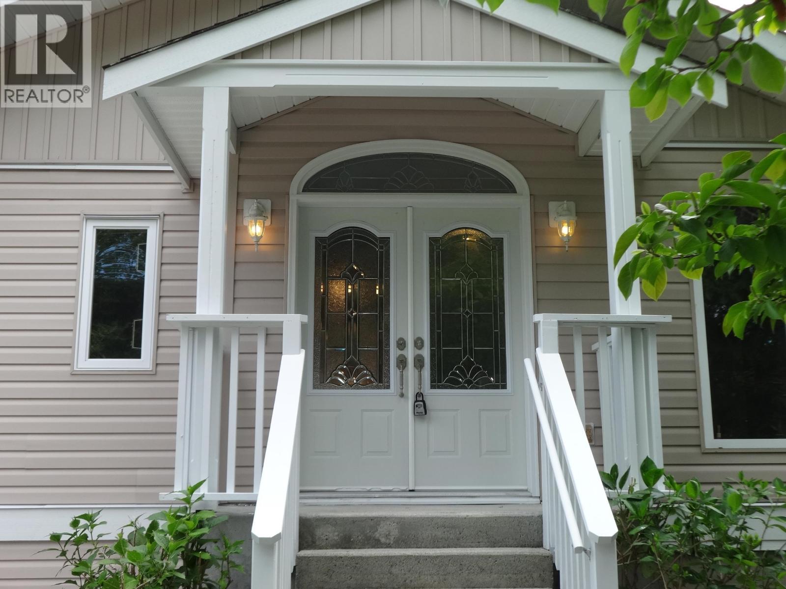 6217 Norwest Bay Road Property Photo 4