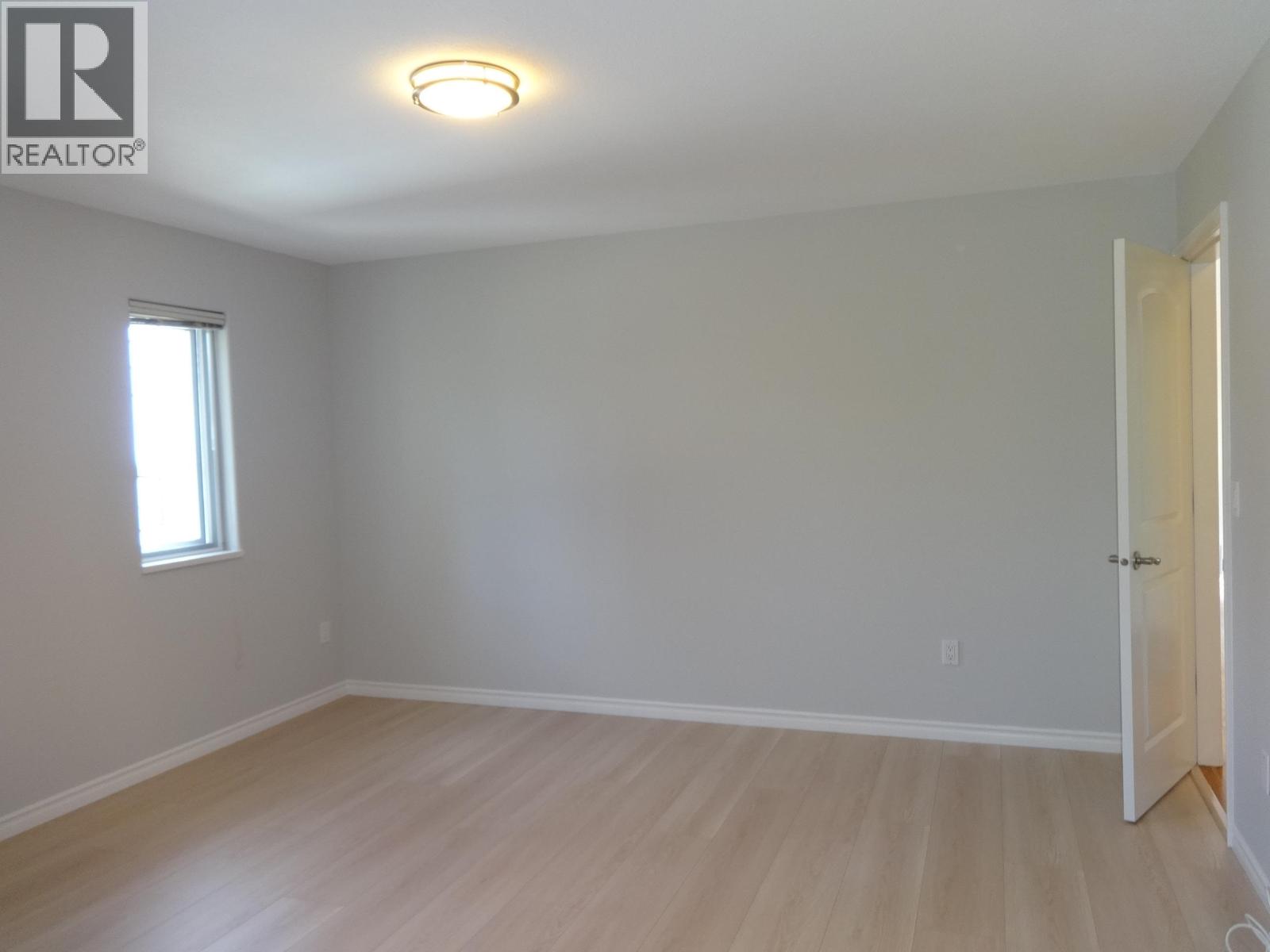 6217 Norwest Bay Road Property Photo 9