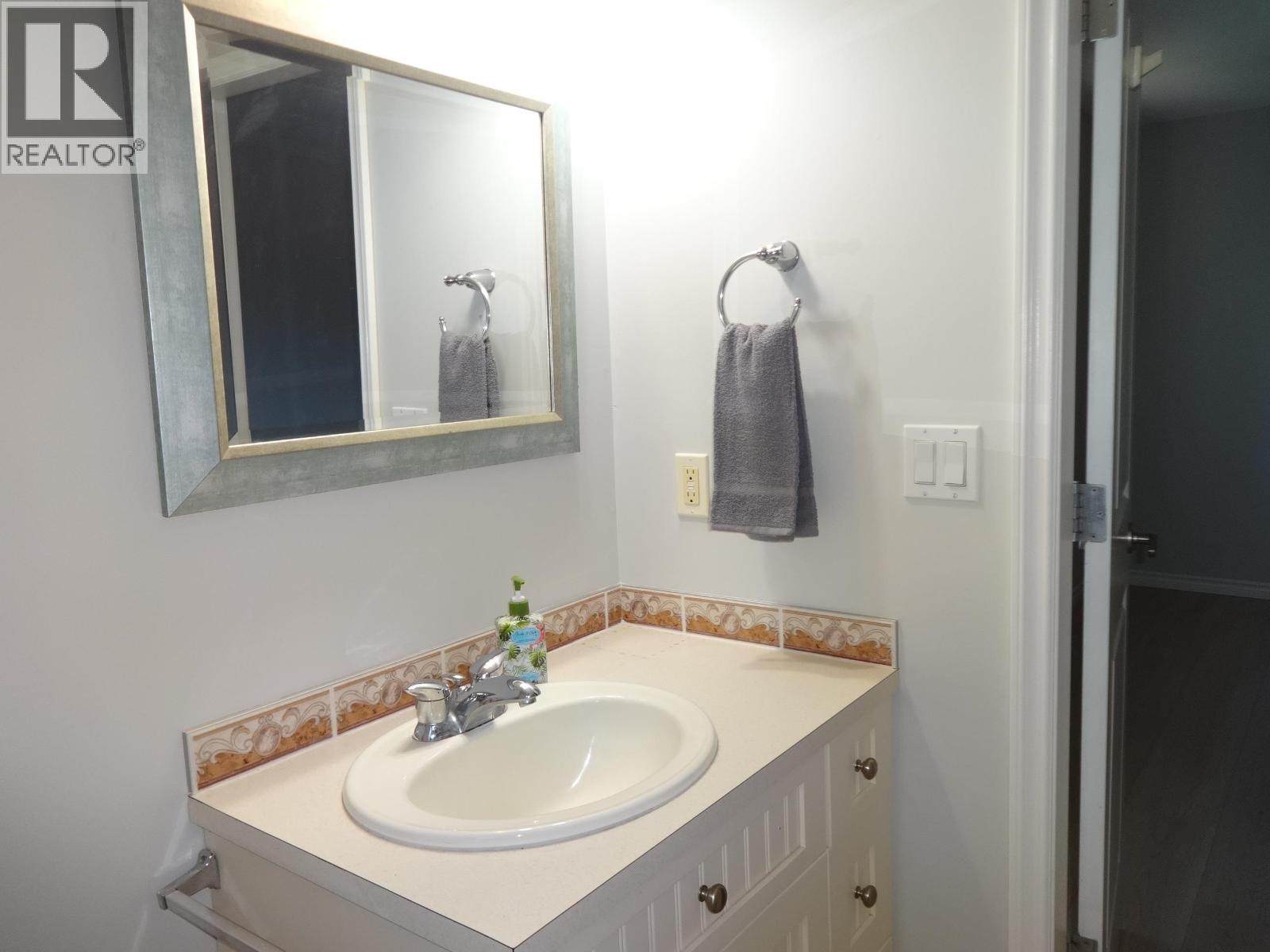 6217 Norwest Bay Road Property Photo 12