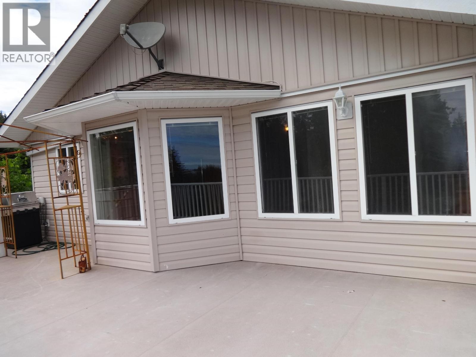 6217 Norwest Bay Road Property Photo 18