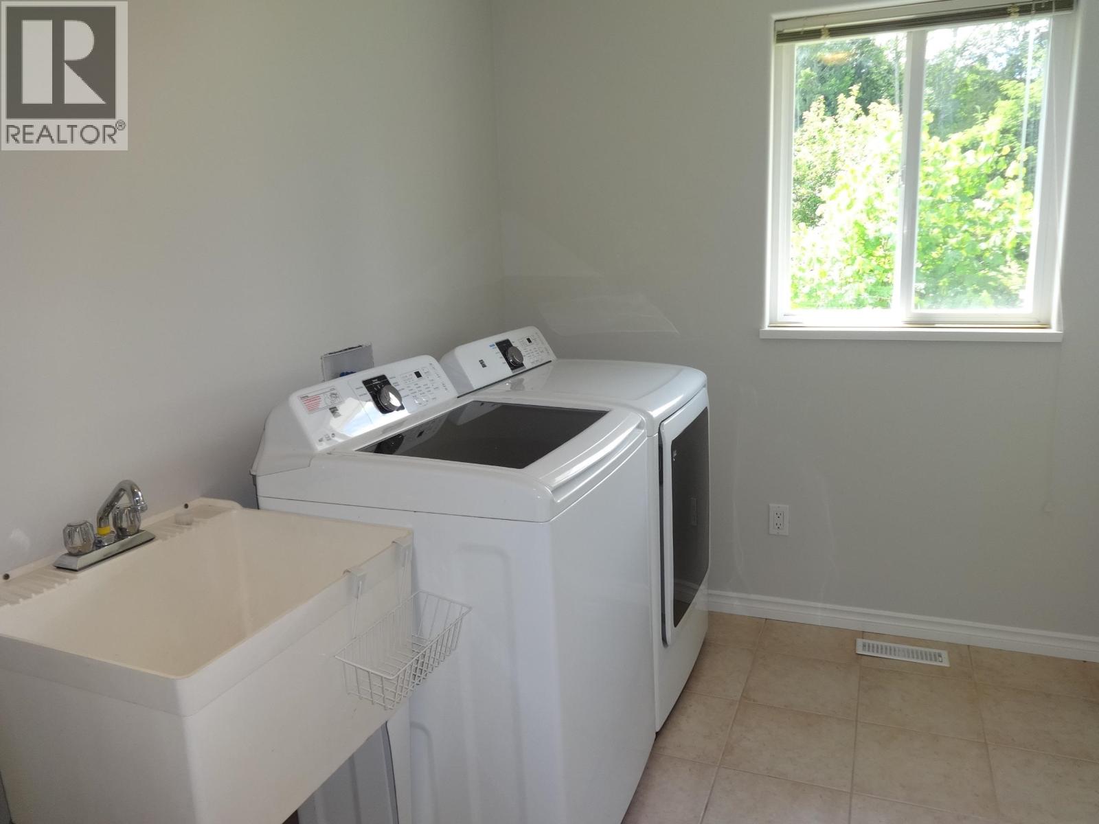 6217 Norwest Bay Road Property Photo 25
