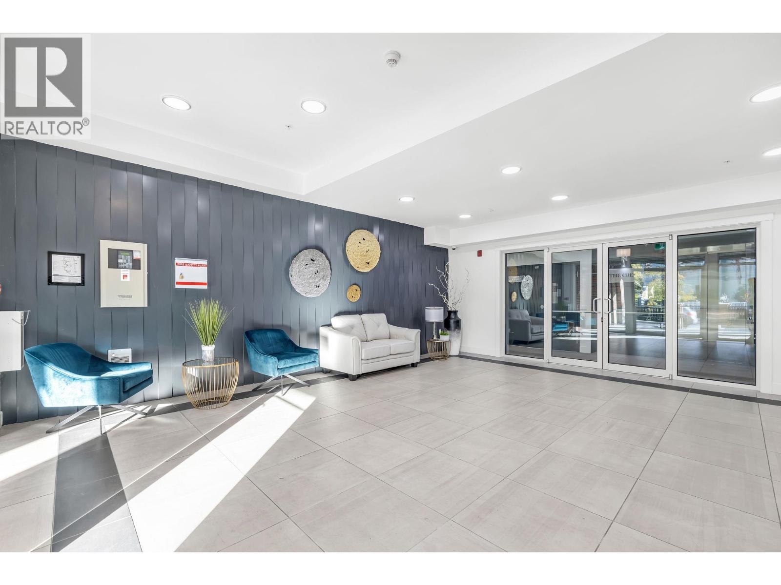 508 22577 Royal Crescent Property Photo 4