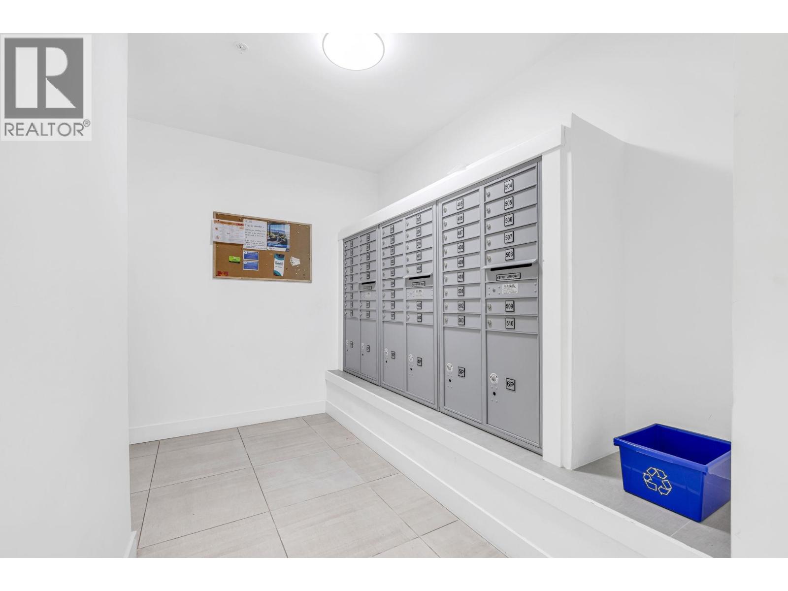 508 22577 Royal Crescent Property Photo 5