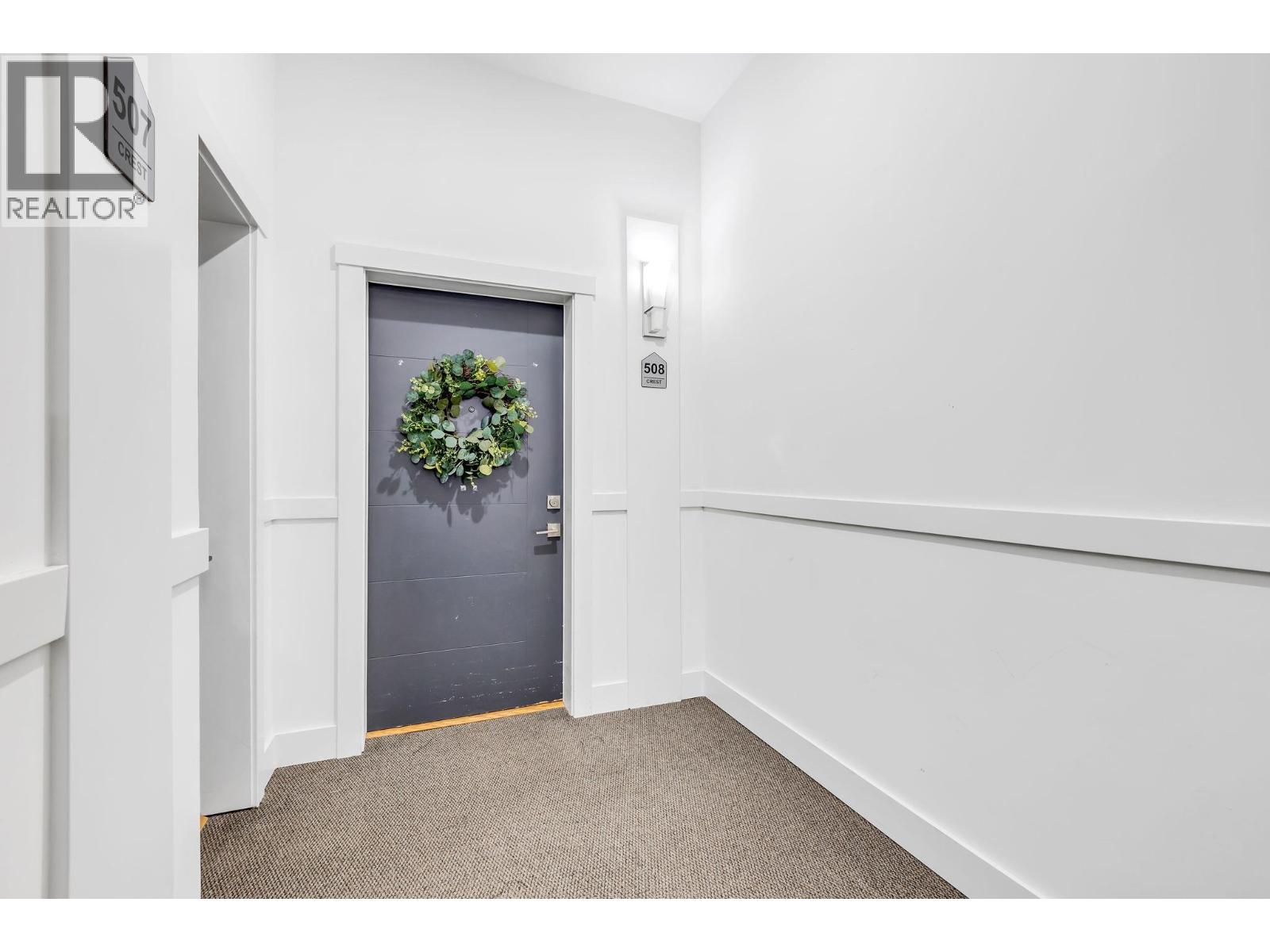 508 22577 Royal Crescent Property Photo 7