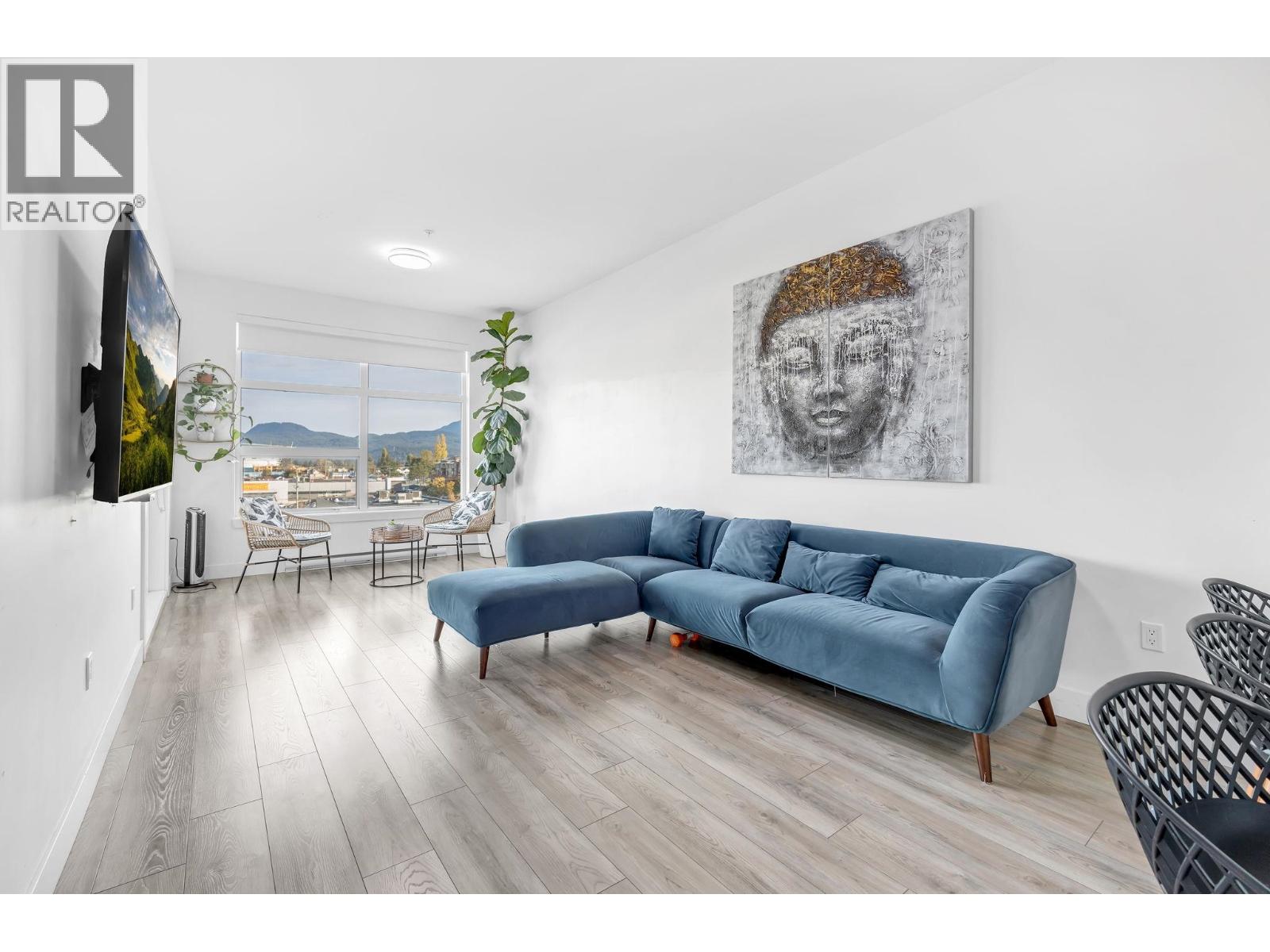 508 22577 Royal Crescent Property Photo 11